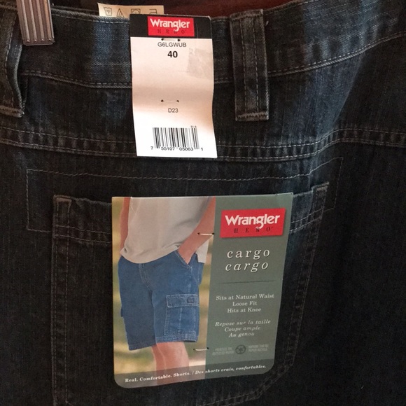 NWT Men's Size 40 Wrangler Hero Denim Cargo Shorts - Picture 7 of 7